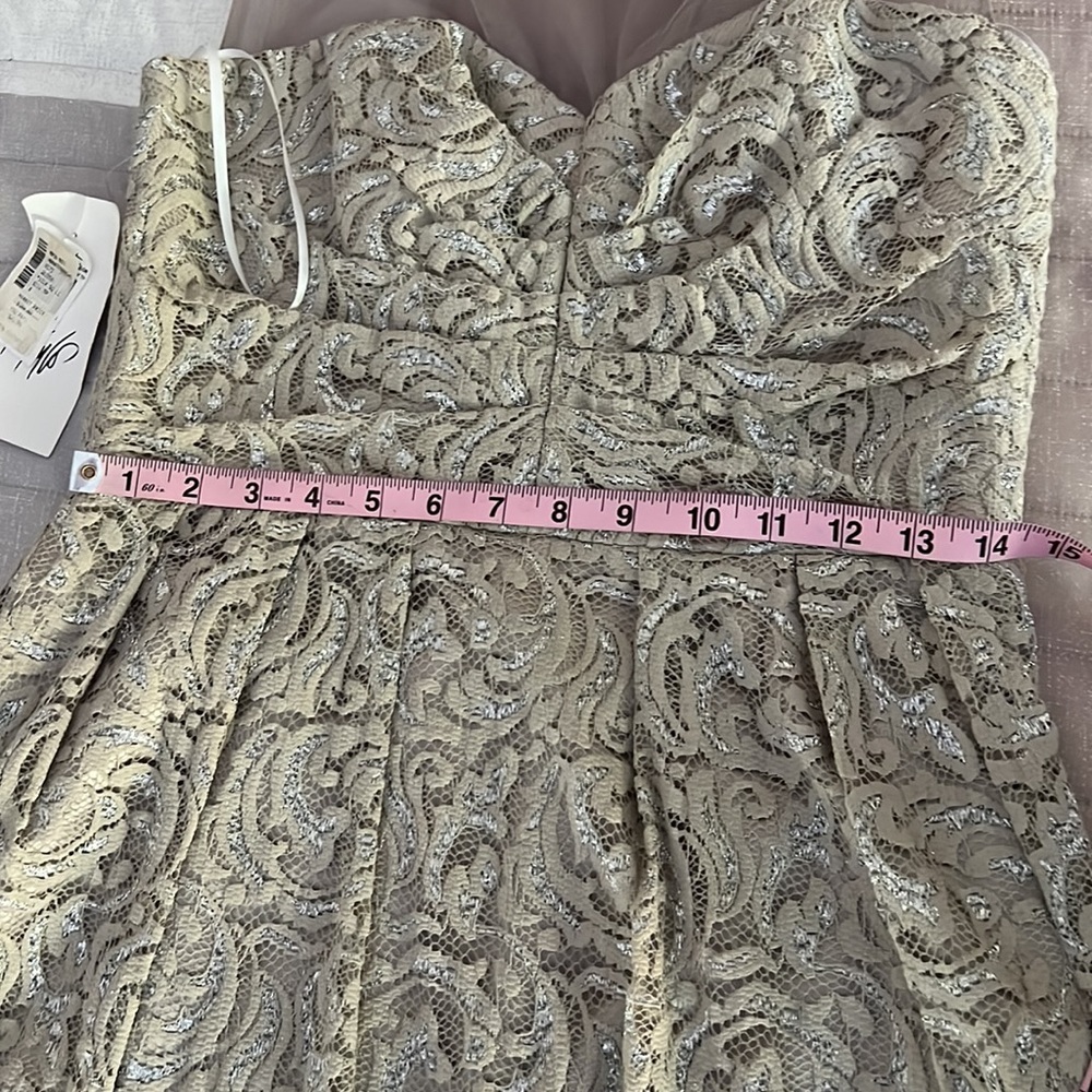 (NWT)(DecoDe-1.8) Ladies fashion Shiny silver lace dress size 8 - Picture 9 of 17